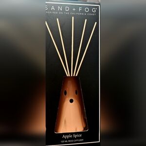 Sand + Fog Ghost Diffuser apple spice brand new!